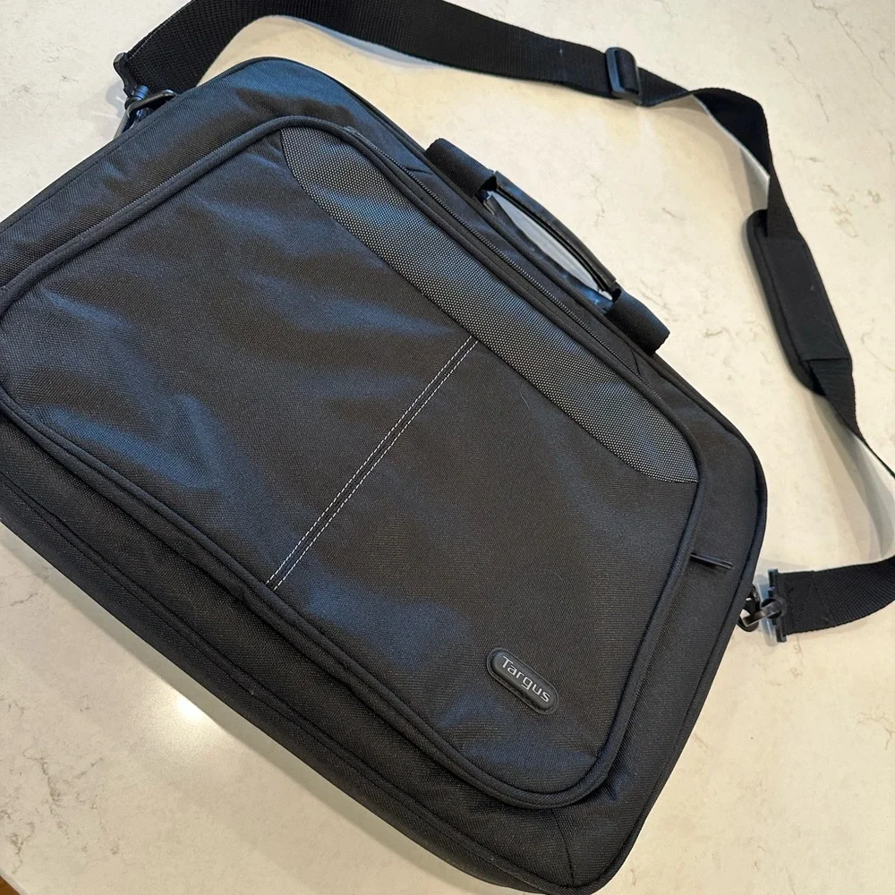 Brand new never used Targus Laptop bag